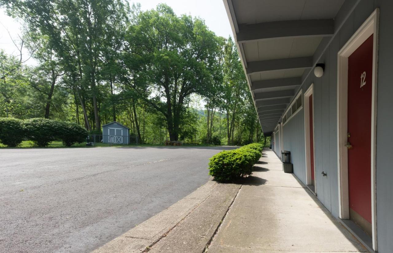 The Grayhaven Motel Ithaca Exterior photo
